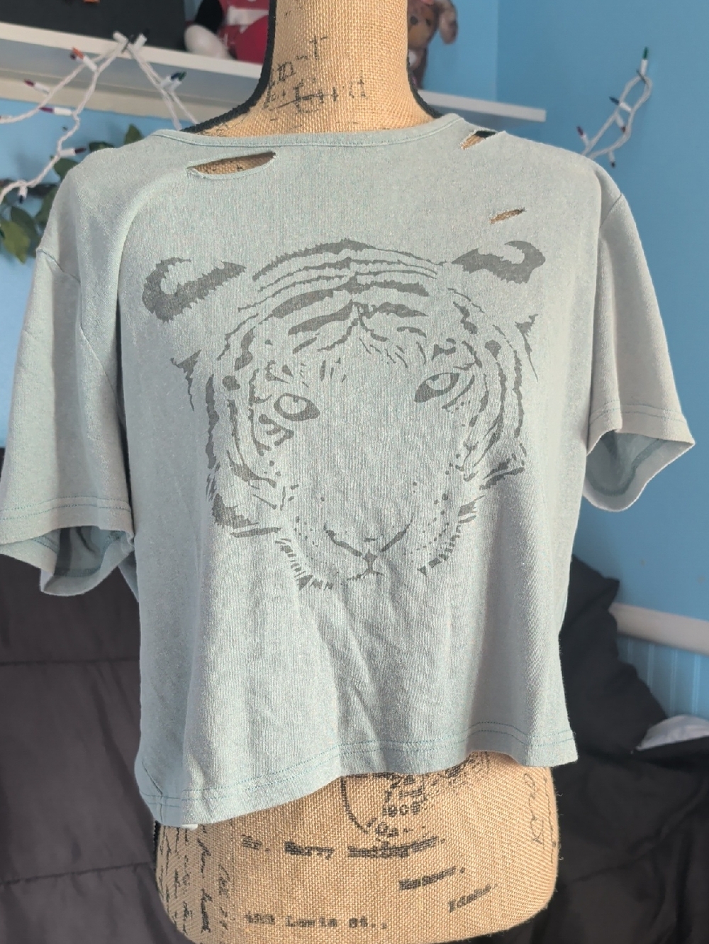 Brand New-Blue B Distressed Tiger Graphic Tee